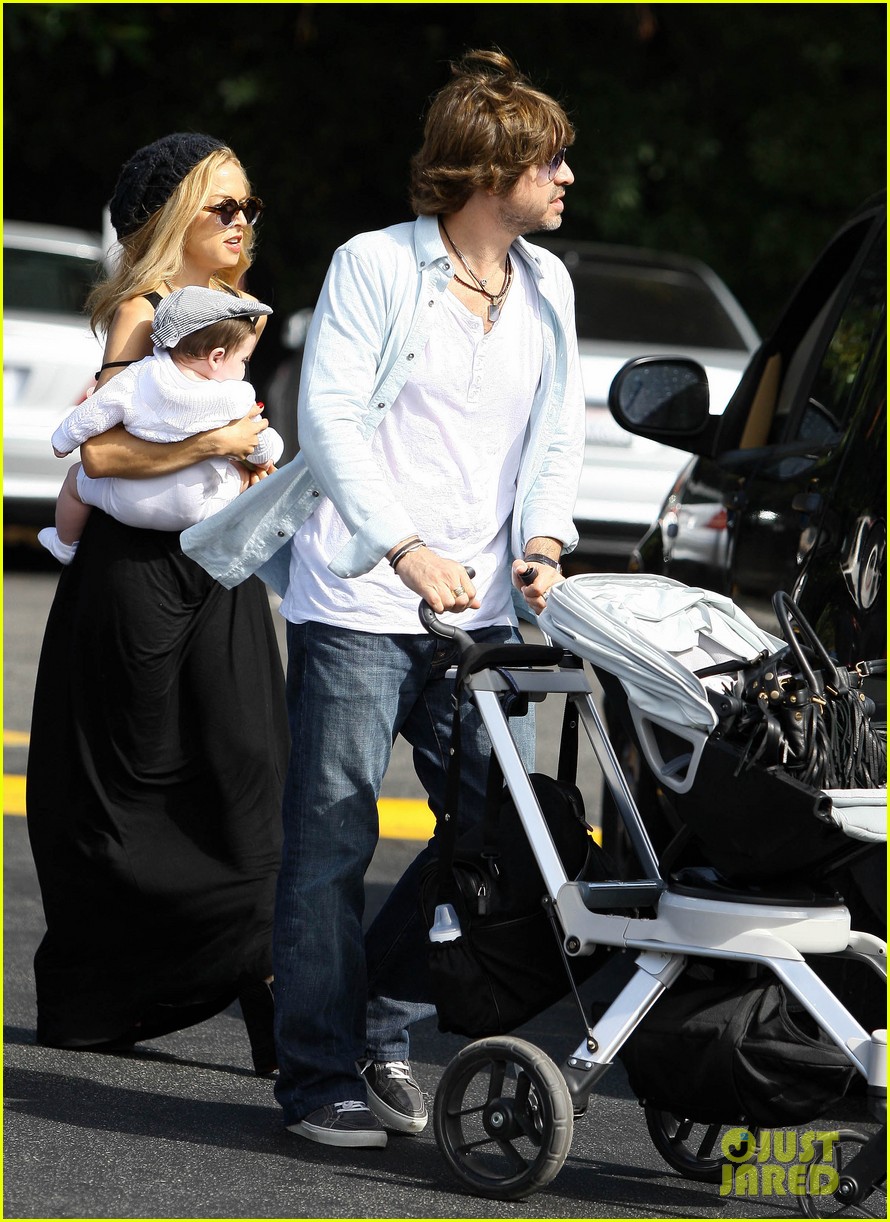 rachel zoe brentwood outing with baby skyler 10