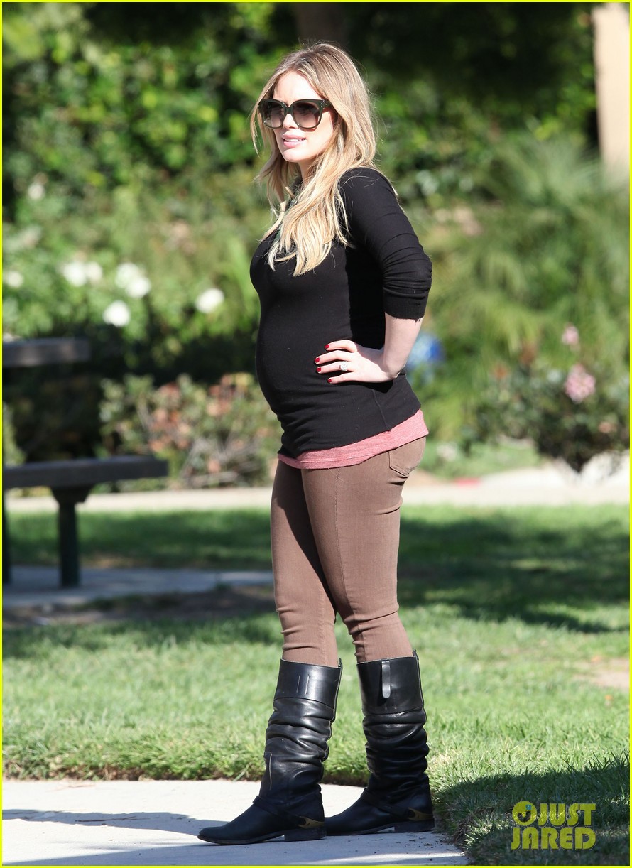 Haylie Duff Hilary Did A Beautiful Job On Thanksgiving! Photo 2603941