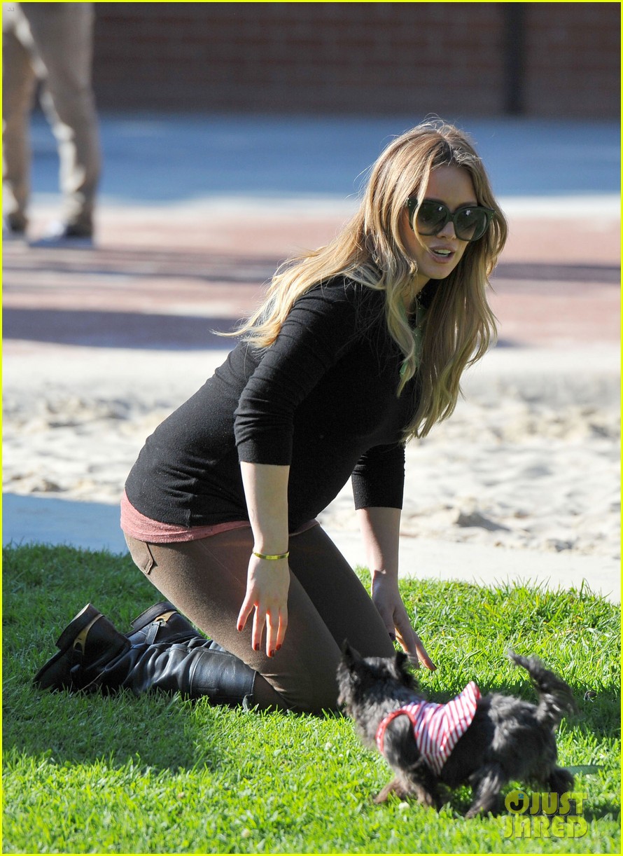 Haylie Duff Hilary Did A Beautiful Job On Thanksgiving! Photo 2603944