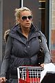 kate gosselin shops for holiday decorations 05