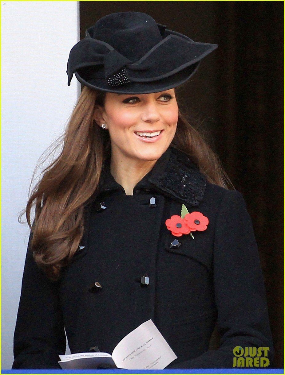 prince william duchess kate remembrance day 122599835