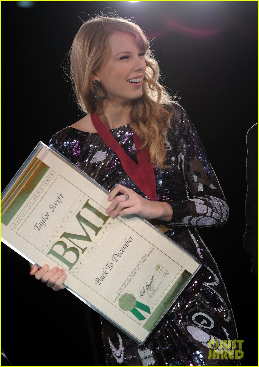 carrie underwood taylor swift bmi awards 132598138