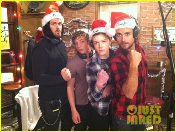 justin chatwin merry christmas2612588