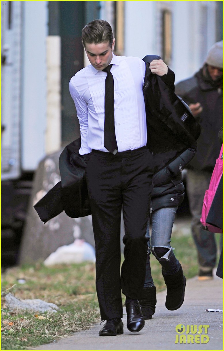 chace crawford suit gossip girl 03