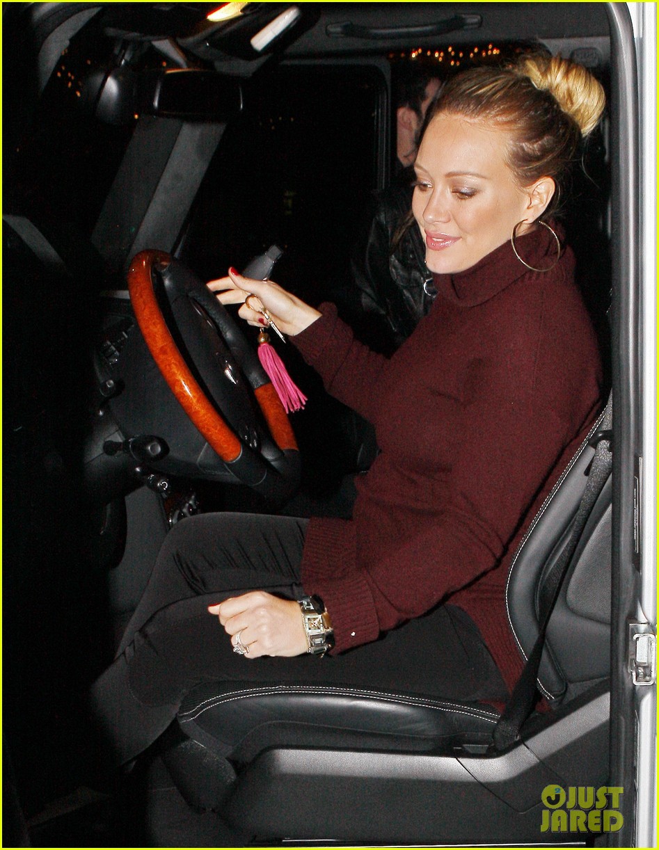 hilary duff dinner date mike comrie 09