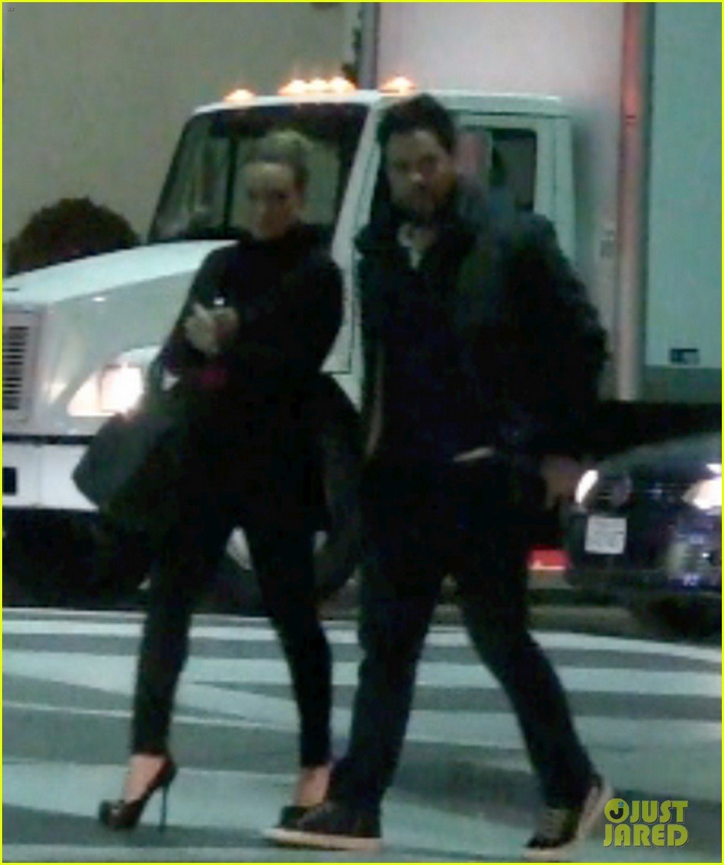 hilary duff dinner date mike comrie 102610817
