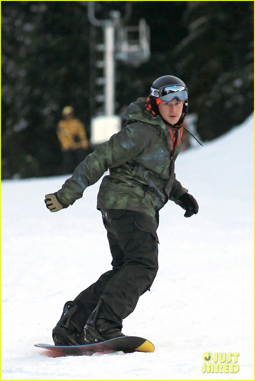 cory monteith snowboarding vancouver 102611820
