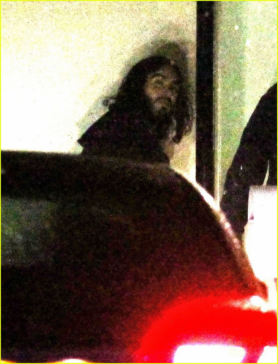 Russell Brand Divorce Papers at London Law Office Photo 2613469