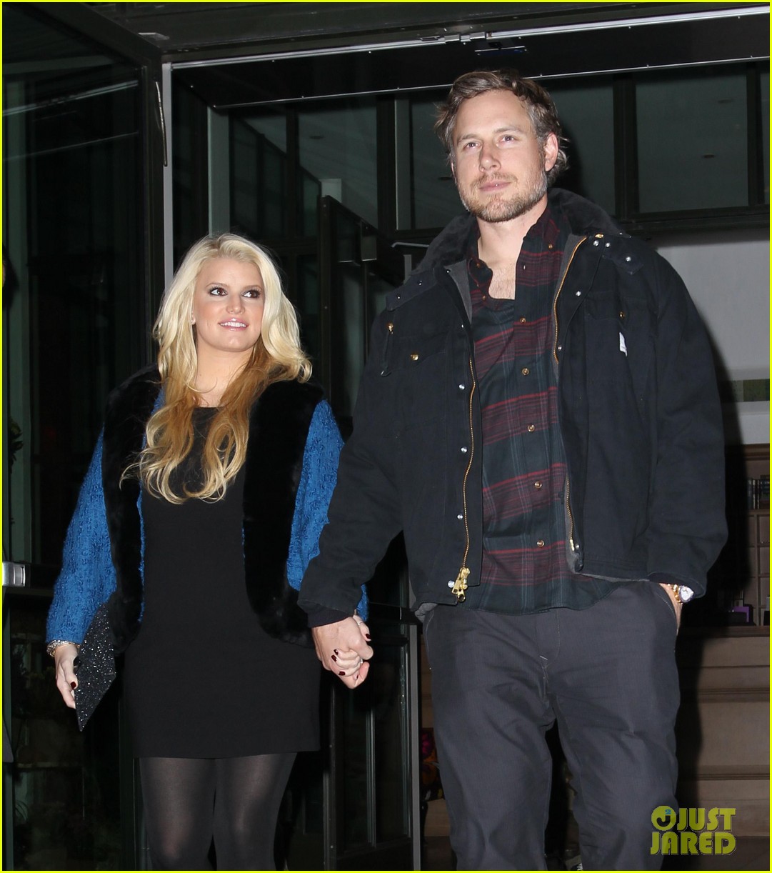 pregnant jessica simpson eric johnson out nyc 032605339