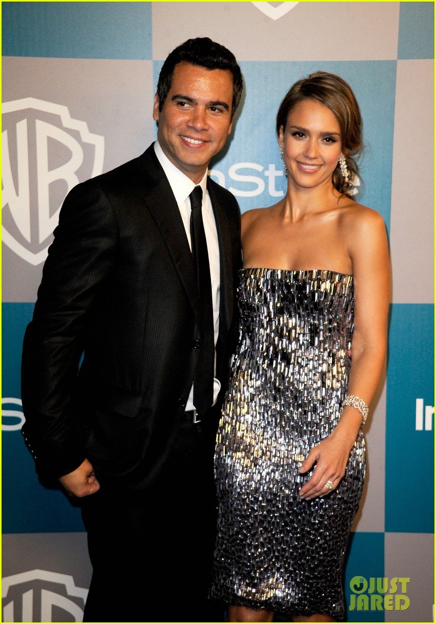 jessica alba golden globes after party 03