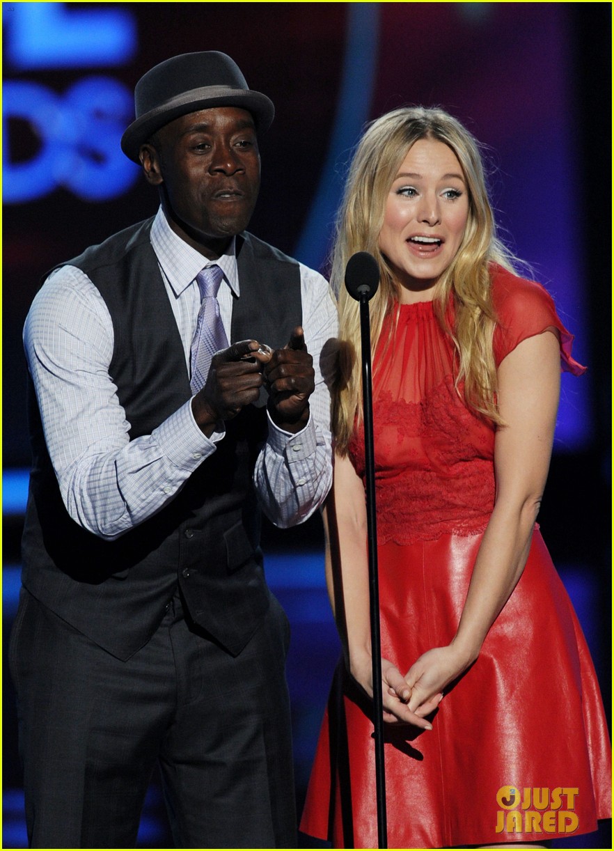 kristen bell don cheadle peoples choice 2012 02