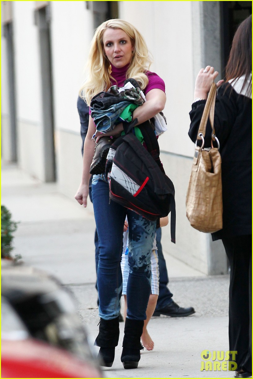 Photo britney spears boys party 16 Photo 2621829 Just Jared