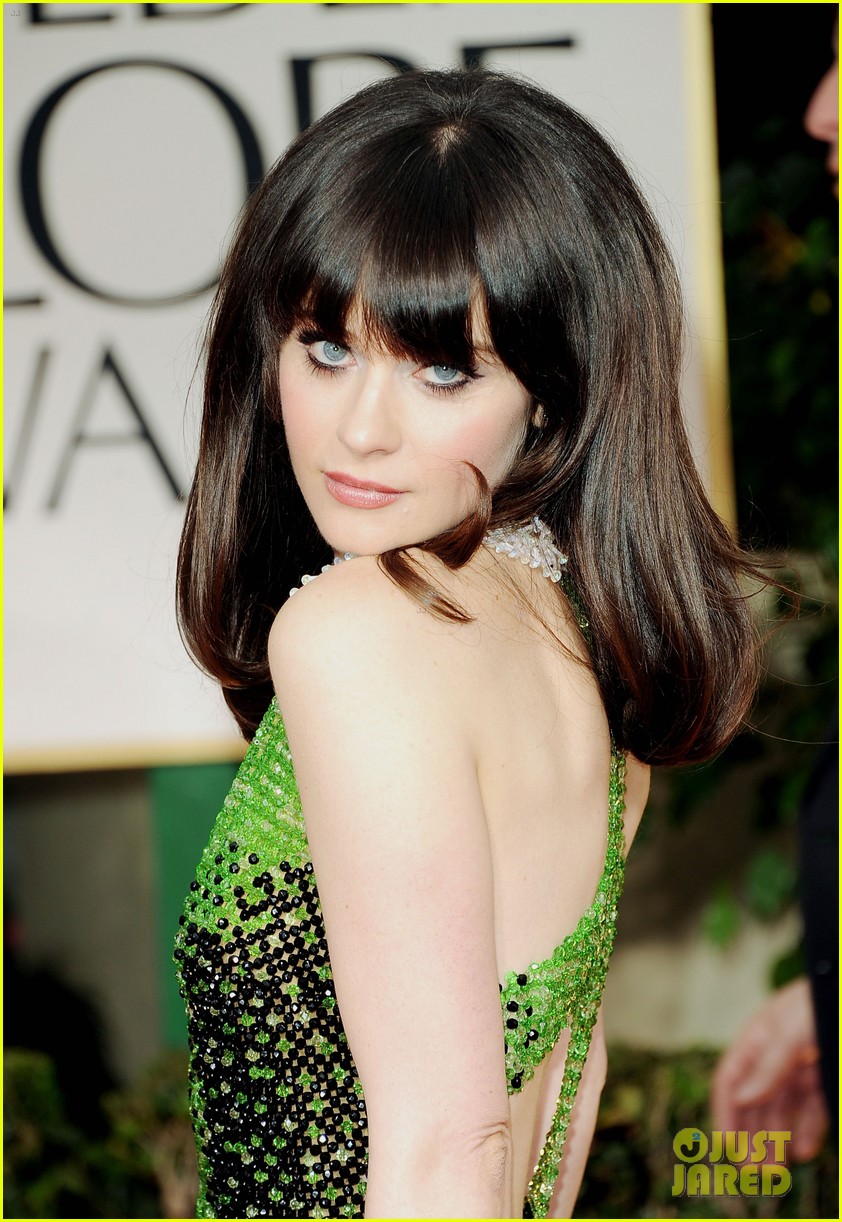 Emily & Zooey Deschanel Golden Globes 2012 Red Carpet Photo 2618413(01)