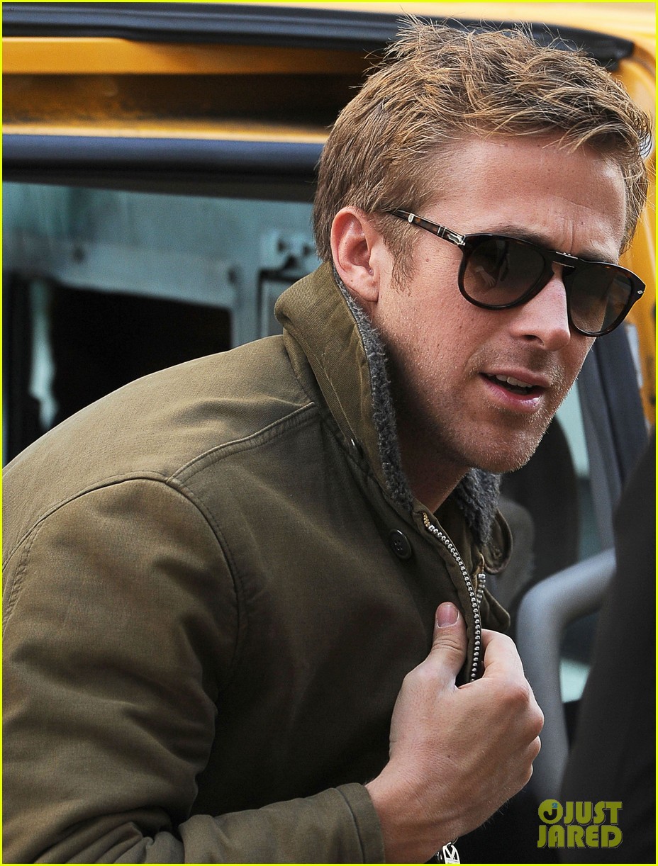 ryan gosling eva mendes day out in new york 08