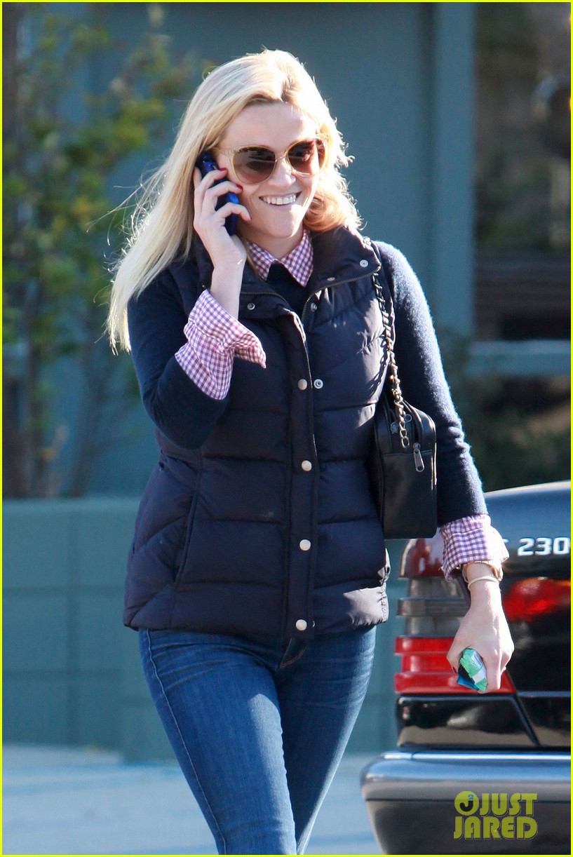 reese witherspoon phone call 02