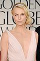 charlize theron golden globes 02