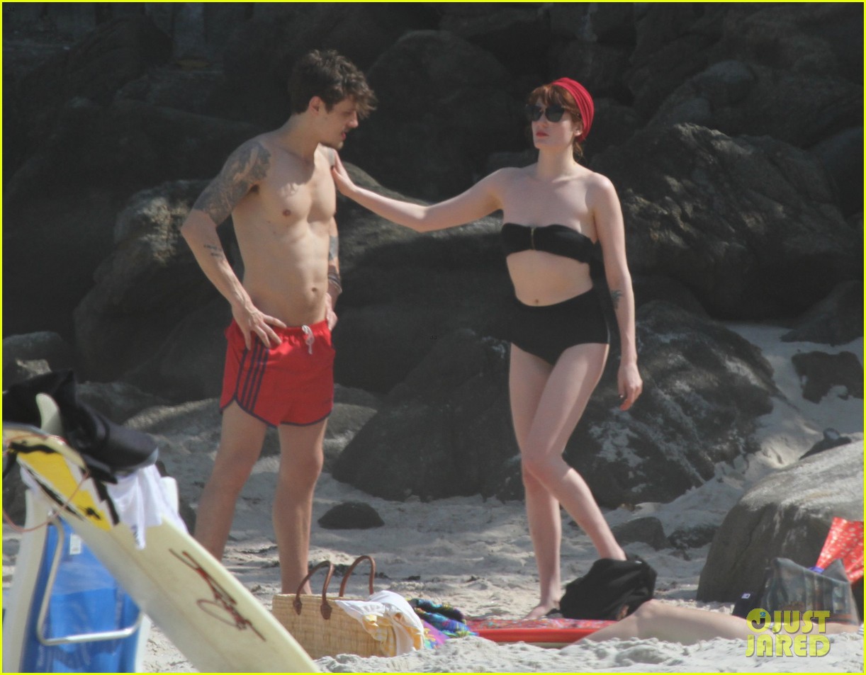 florence welch hits the beach with new boyfriend 28
