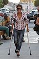 halle berry crutches checking out schools 01