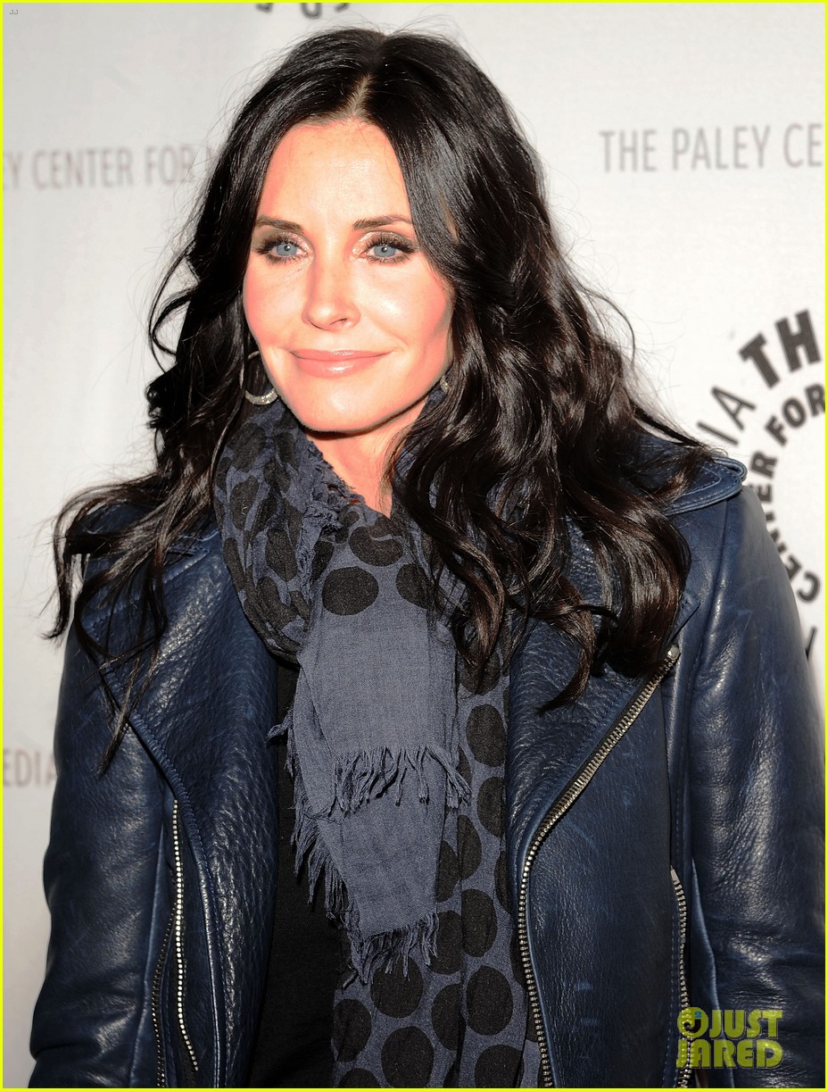 courteney cox cougar town viewing party 022627825
