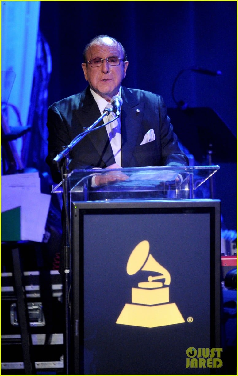 clive davis holds moment of silence for whitney houston 11
