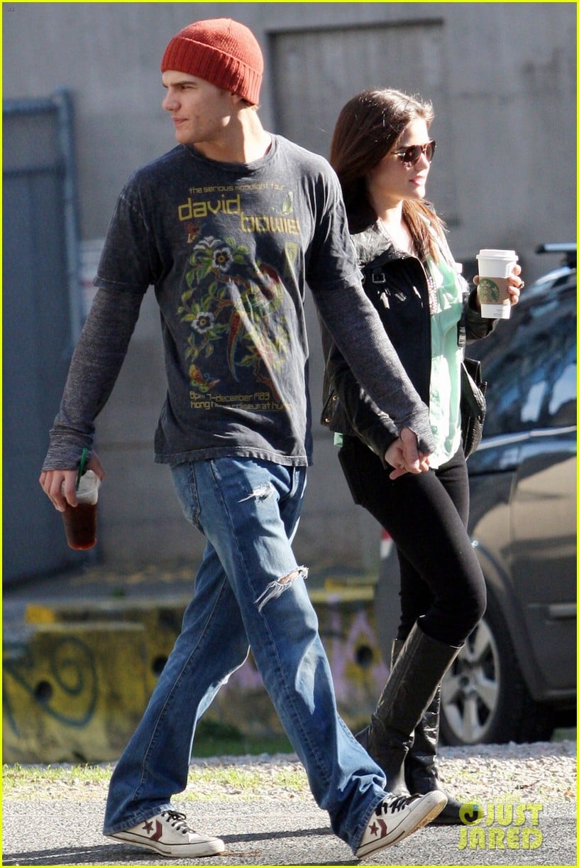 chris zylka lucy hale holding hands 032625391