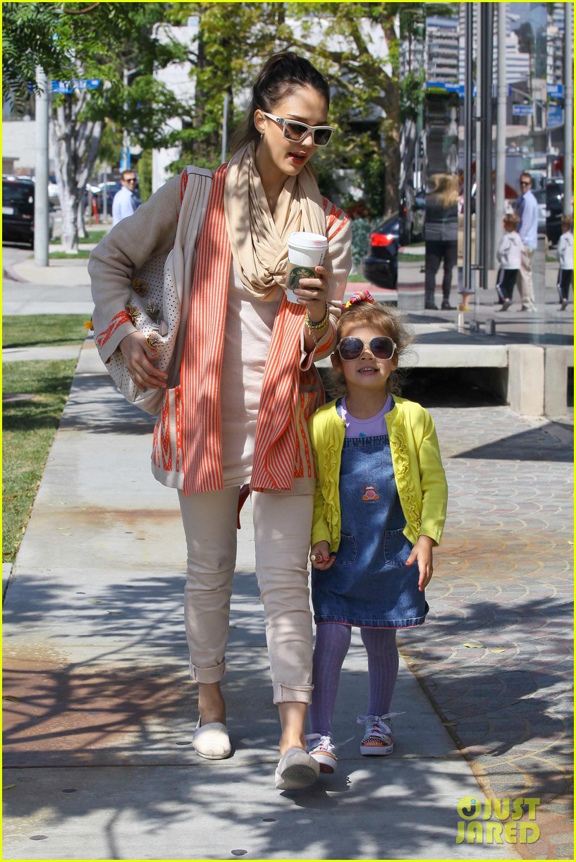 Jessica Alba & Honor Sunday Shoppers! Photo 2638082 Cash Warren