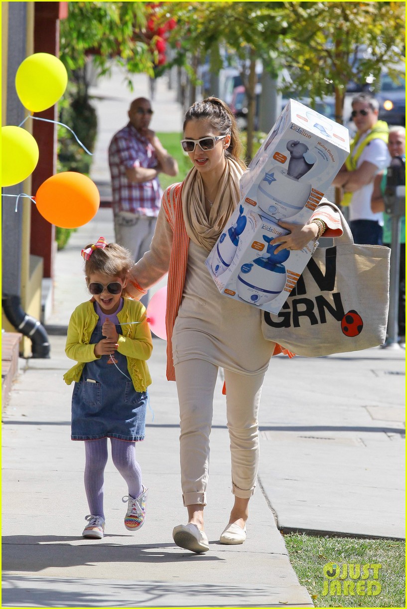 Jessica Alba & Honor Sunday Shoppers! Photo 2638091 Cash Warren(02)