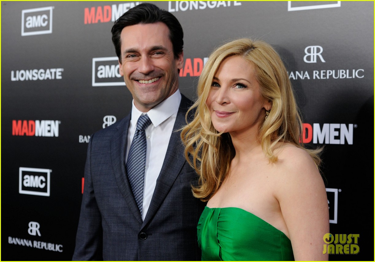 January Jones & Jon Hamm 'Mad Men' Season 5 Premiere! Photo 2639059(02)