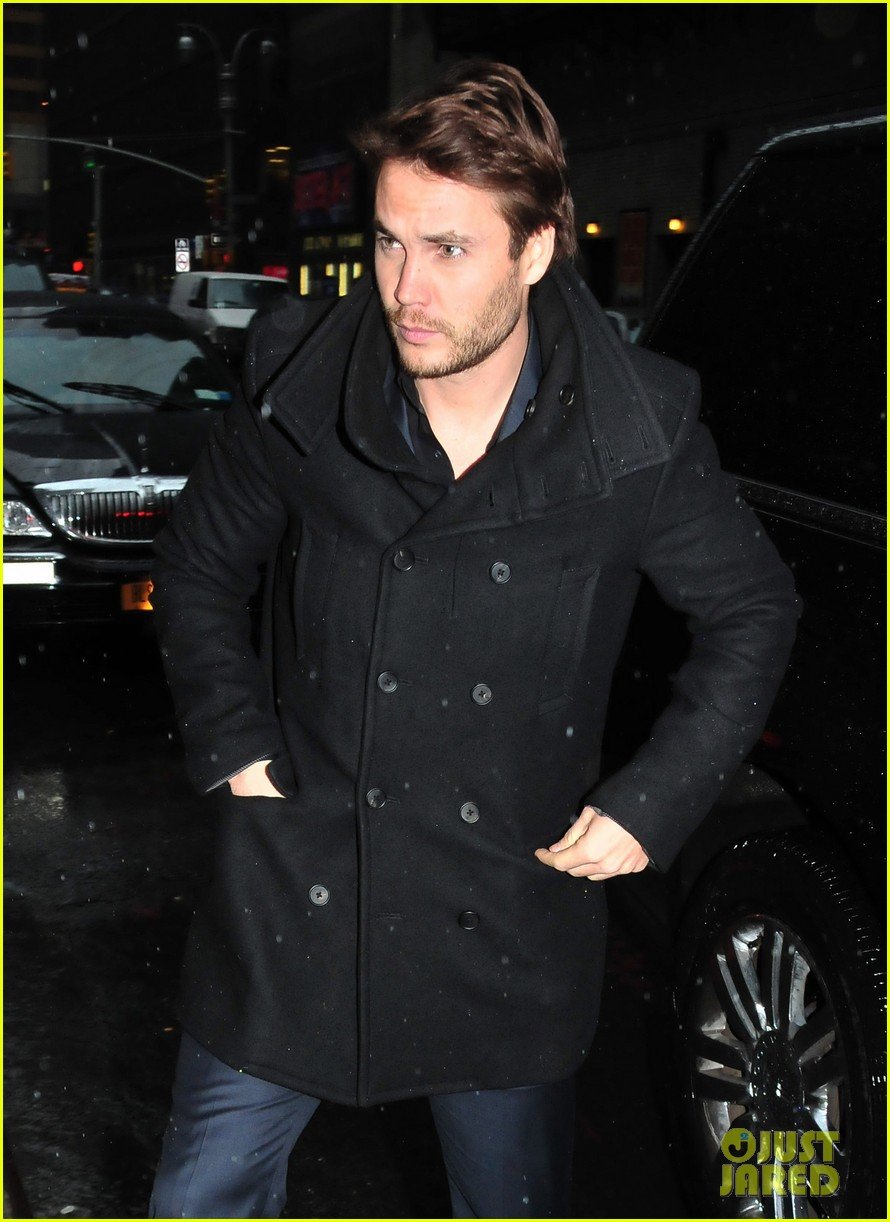 taylor kitsch late show with david letterman visit 02