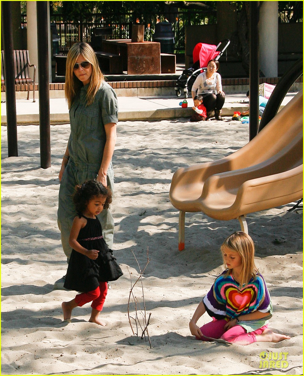 heidi klum park playtime with the girls 092635760