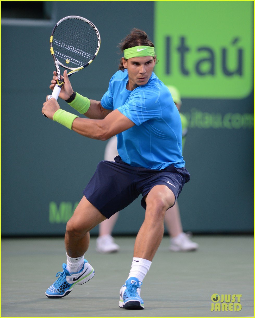 rafael nadal shirtless at the sony ericsson open 01