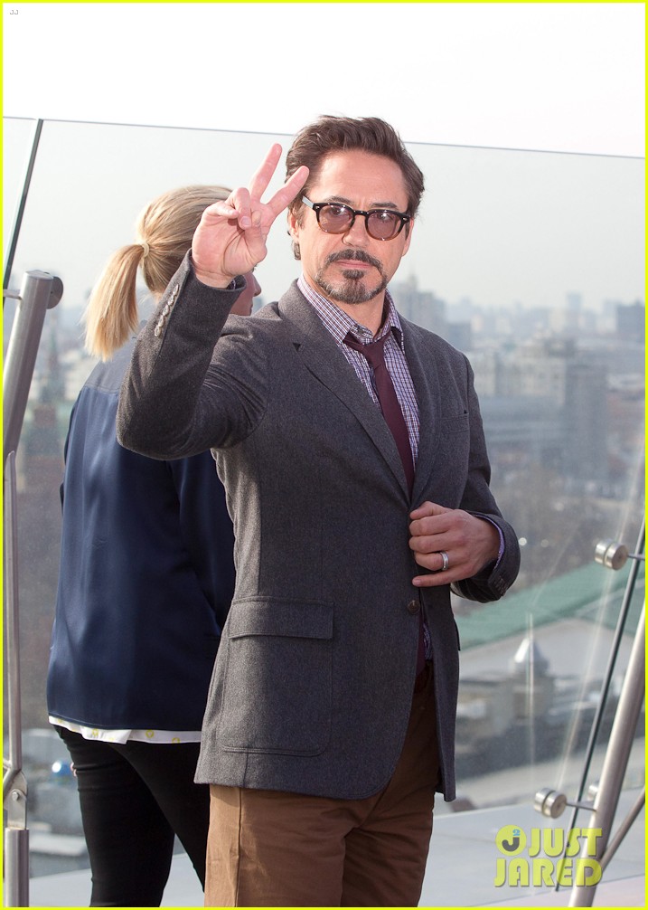 avengers cast photocall moscow 042650170