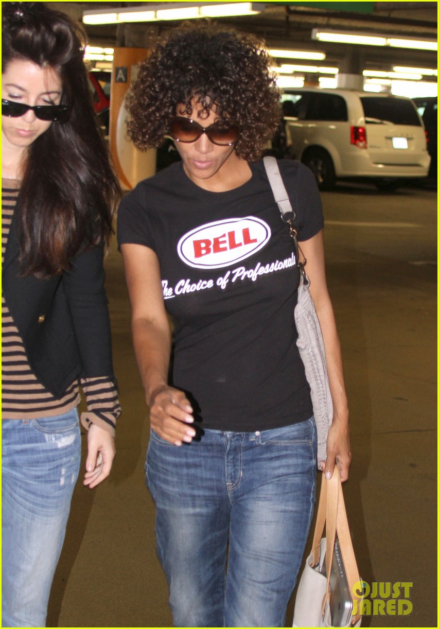 halle berry beverly center shopping 022654477