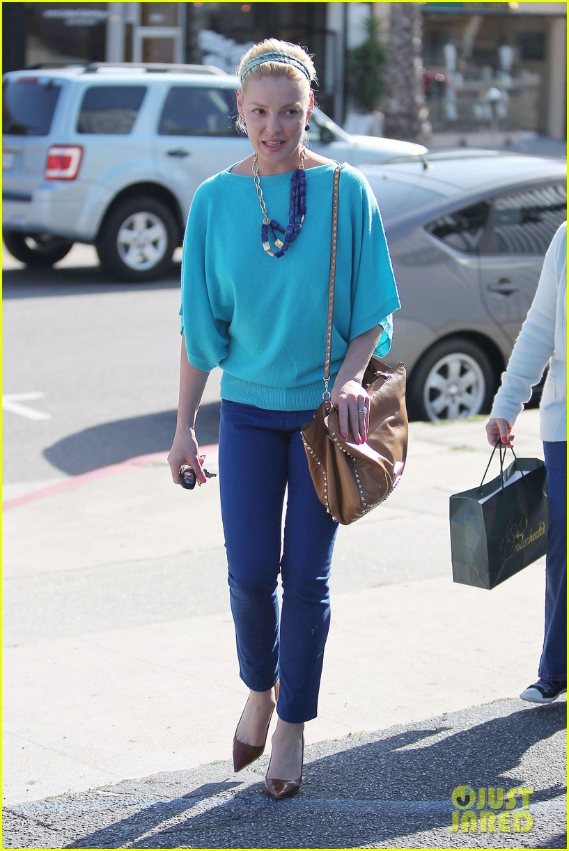 heigl shopping with mom 14
