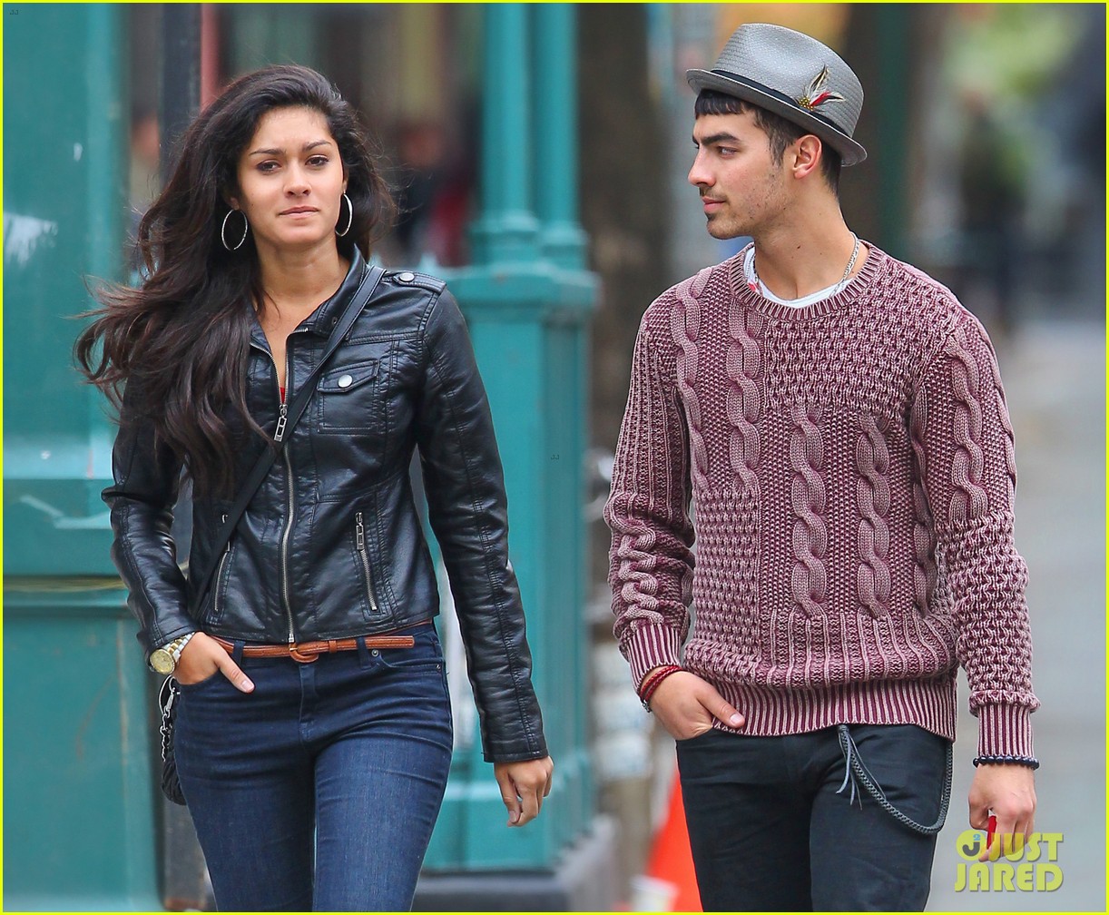 Joe Jonas: NYC with New Girlfriend?: Photo 2647722 | Joe Jonas Photos