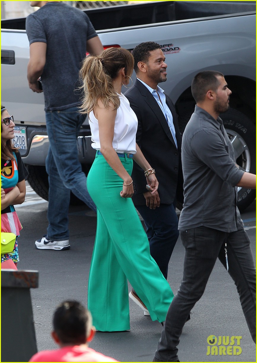 Jennifer Lopez 'American Idol' Elimination Shocker! Photo 2651057