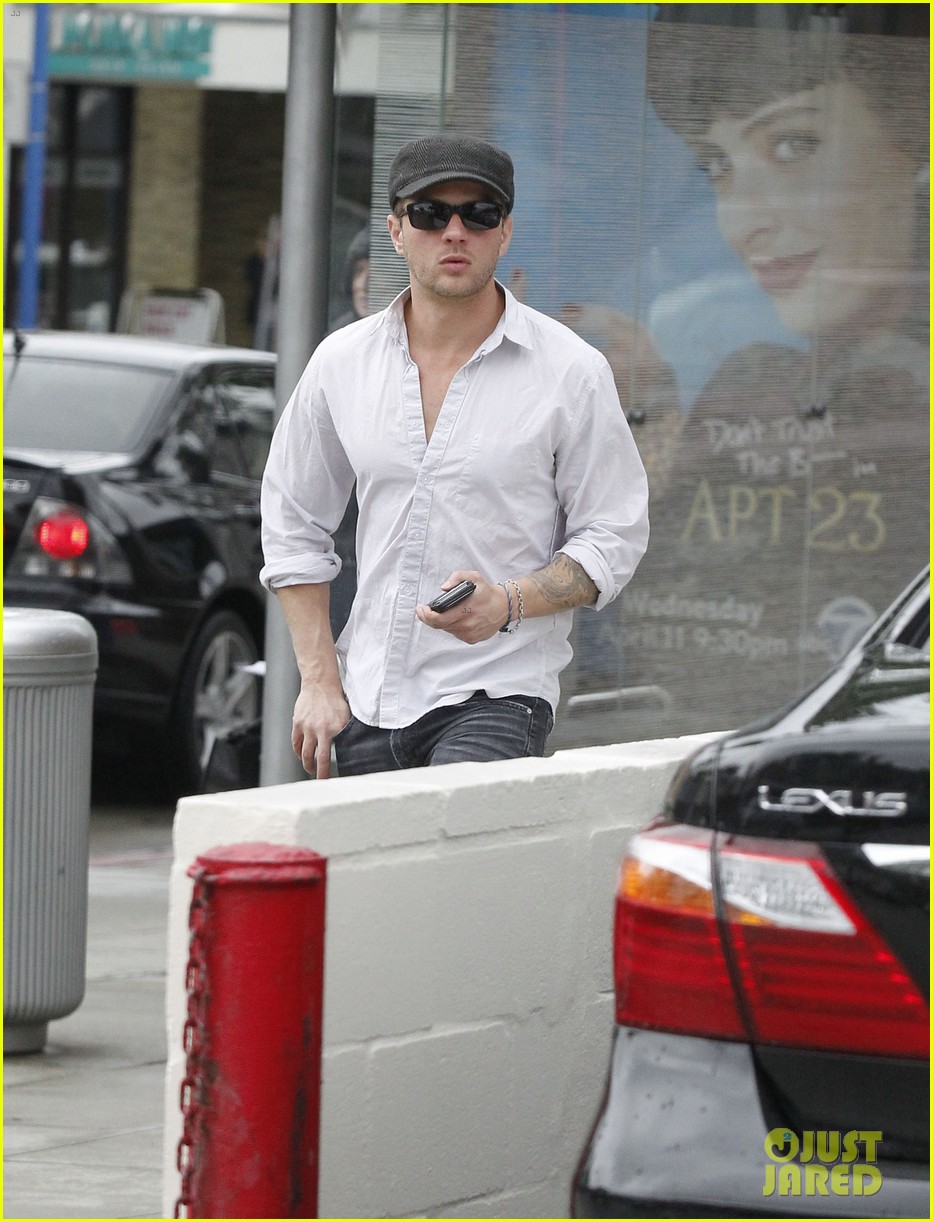 ryan phillippe bares some skin at the post office 072649091