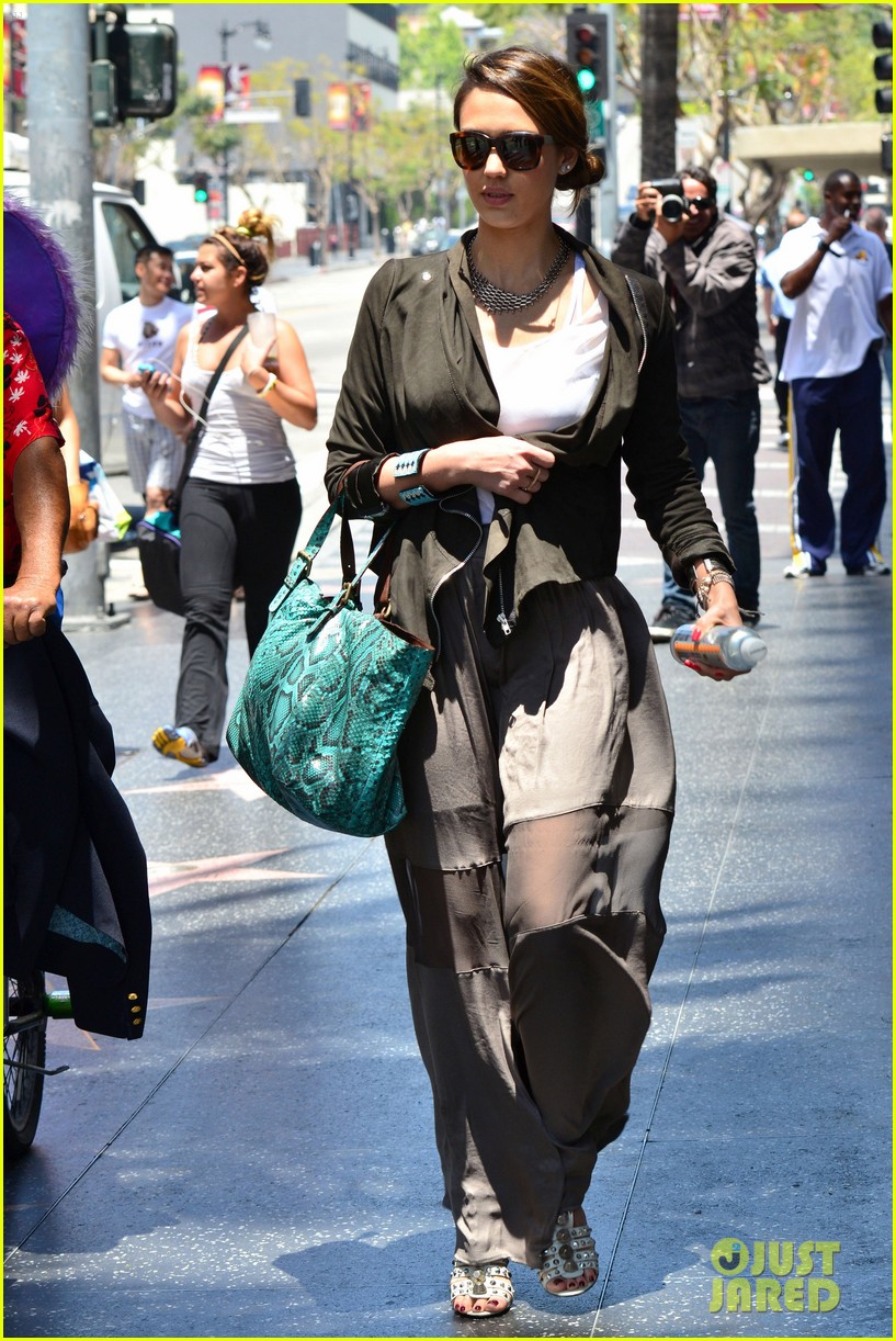 jessica alba out and about 132663984