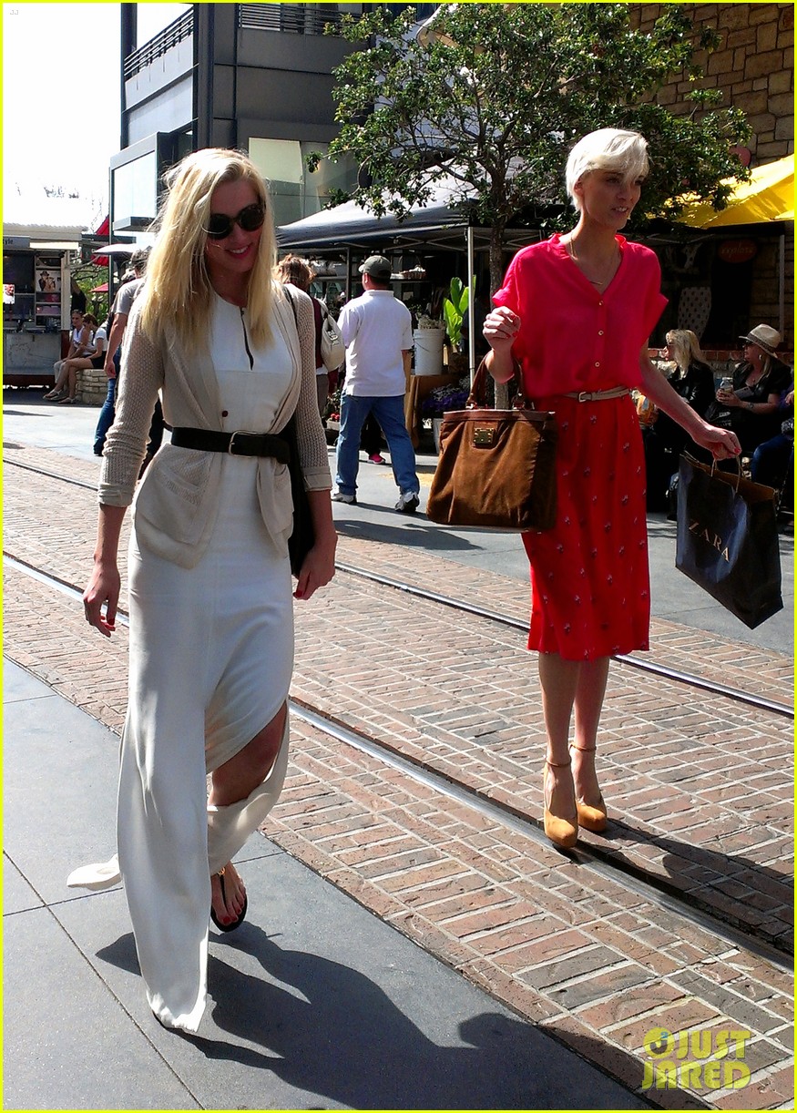 Amber Heard Zara Shopper Photo 2666876 Amber Heard Photos Just