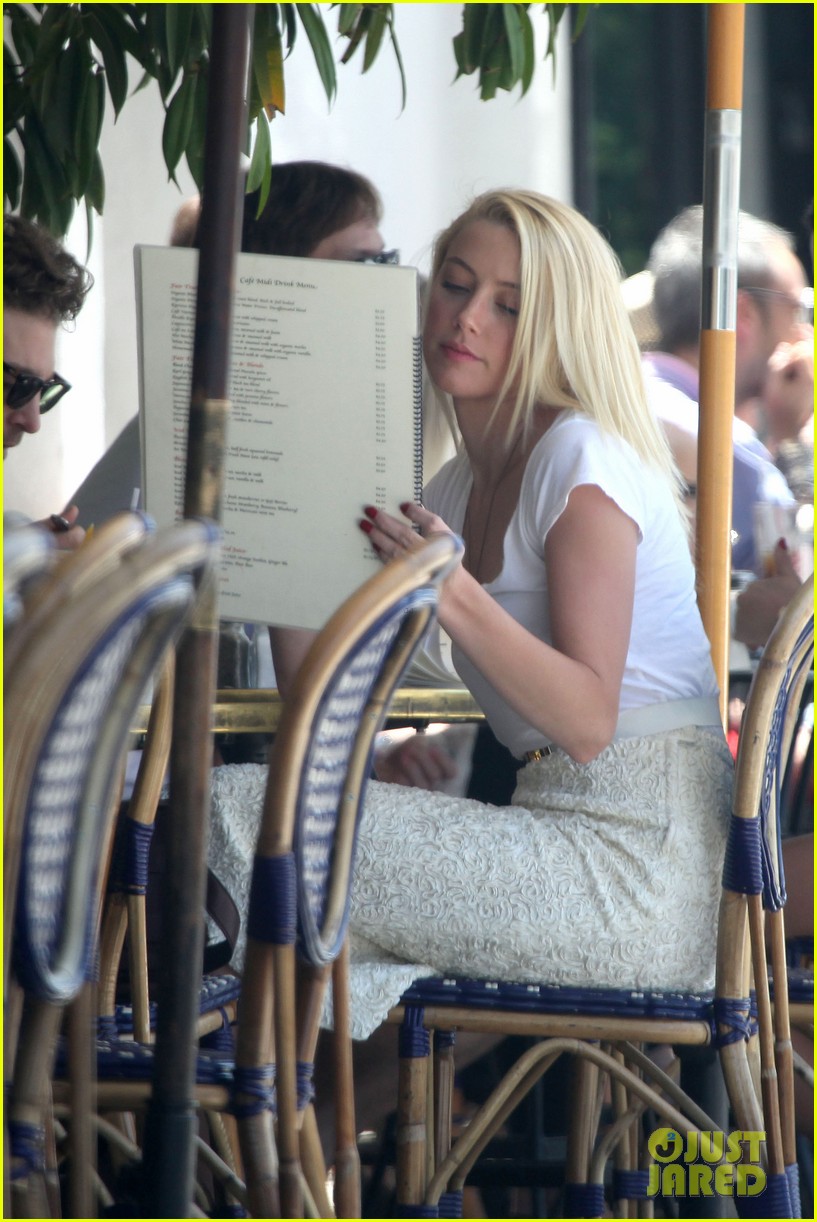 amber heard lunch with pal 142665904