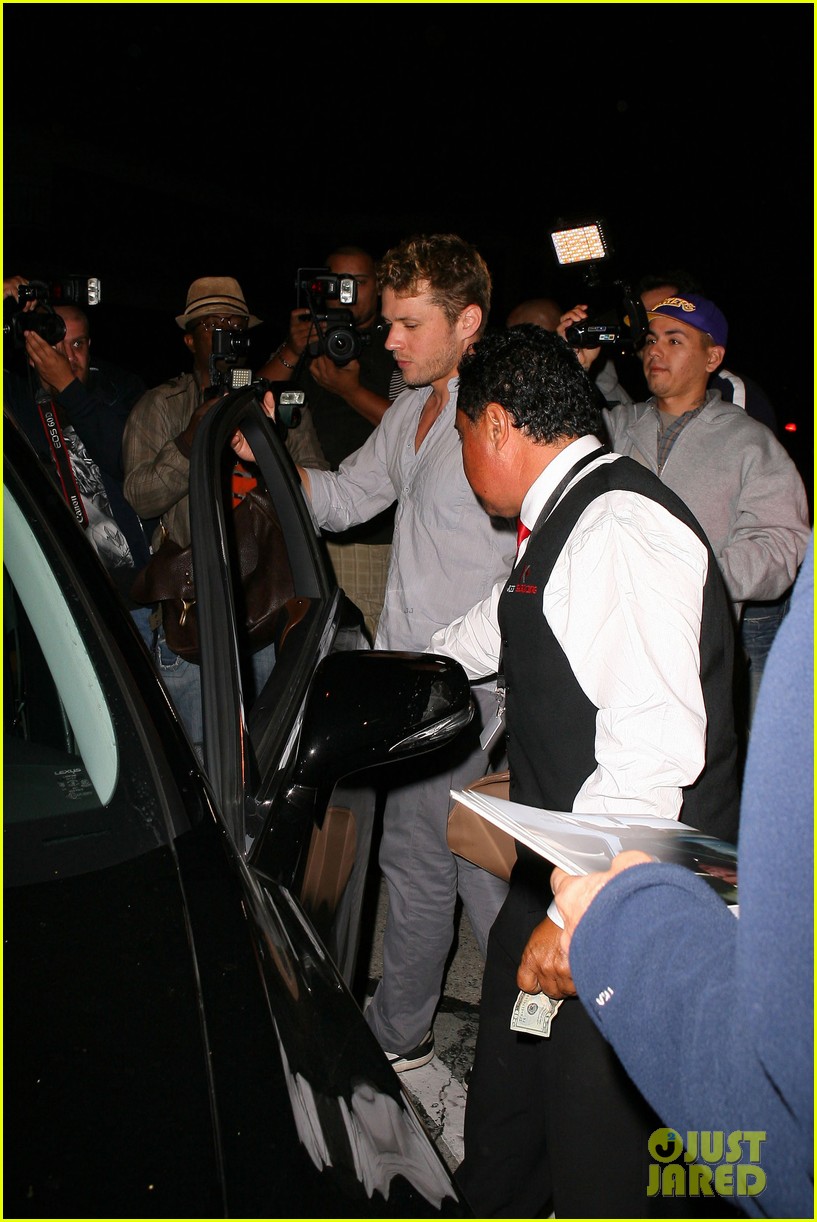 ryan phillippe craigs night out 01