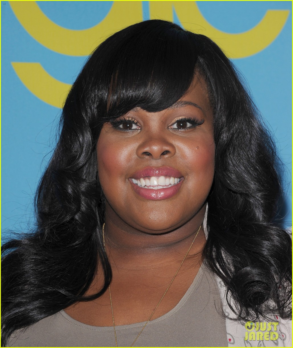 glee amber riley collapses on red carpet 082656352