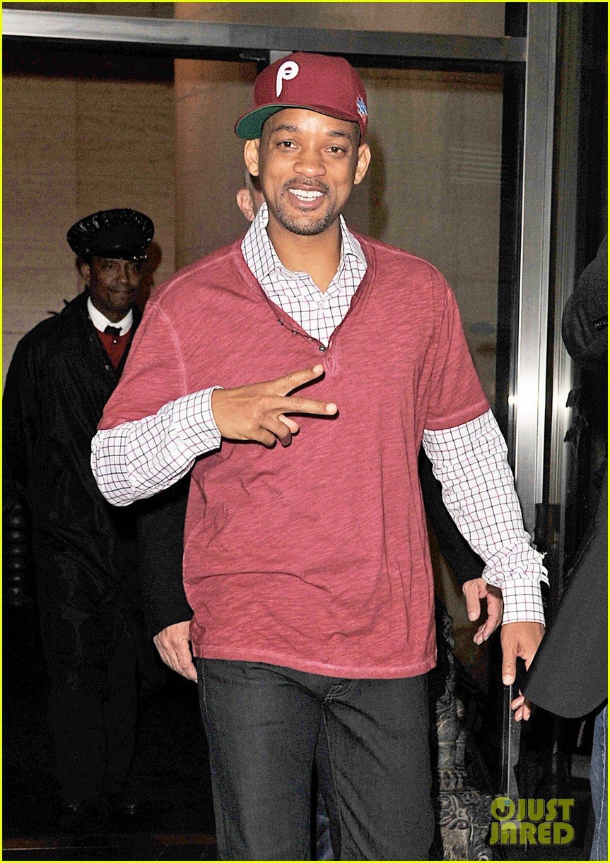 will smith peace sign 03
