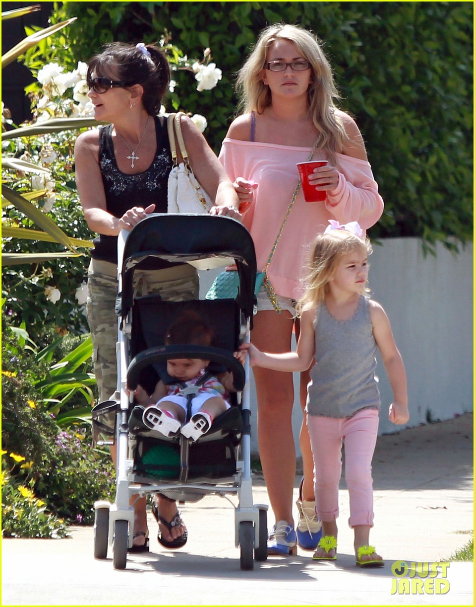 Jamie Lynn Spears Sunday Family Outing! Photo 2659069 Casey(02)
