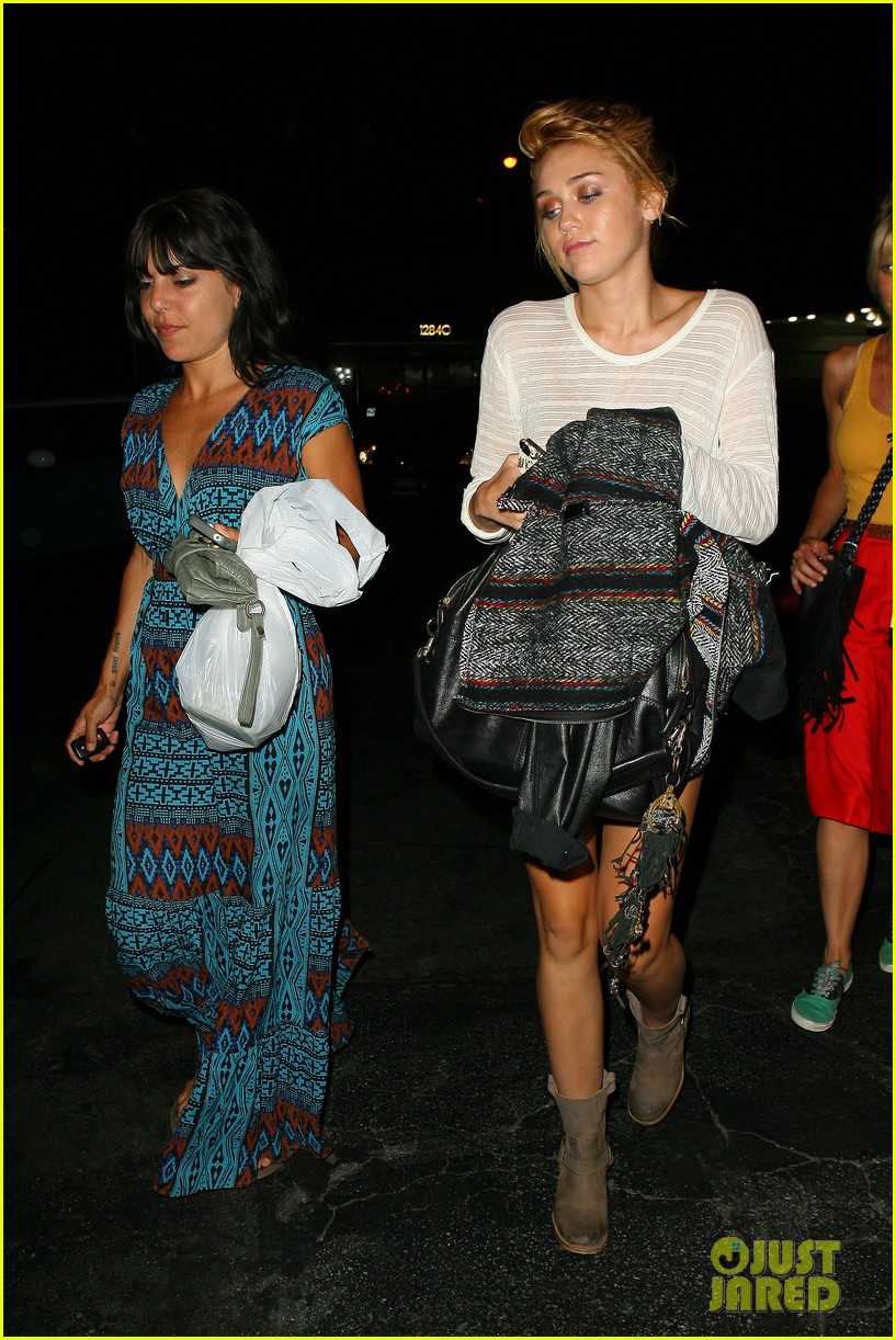 miley cyrus post engagement announcement dinner 062671624