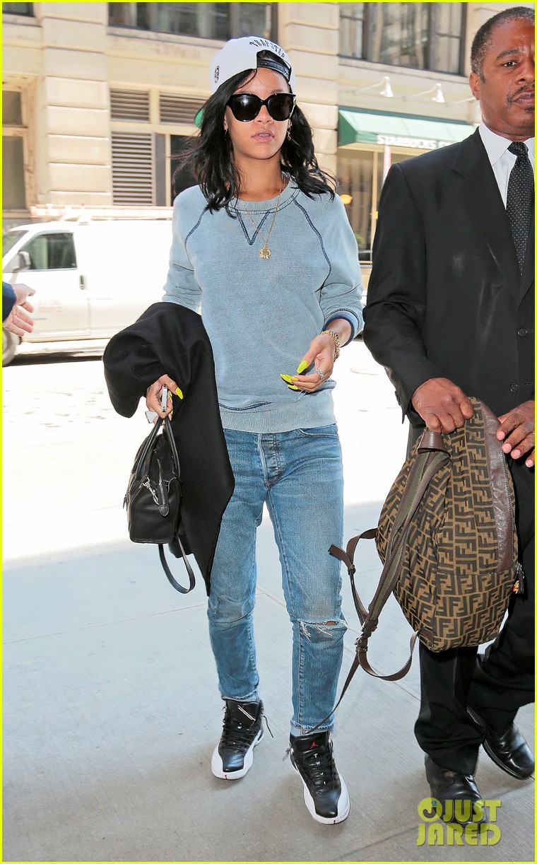 rihanna out in nyc 032669676