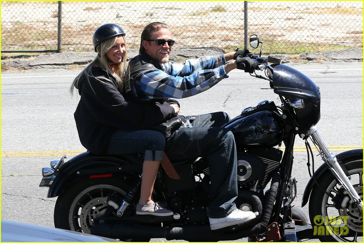 ashley tisdale charlie hunnam sons of anarchy 072679587