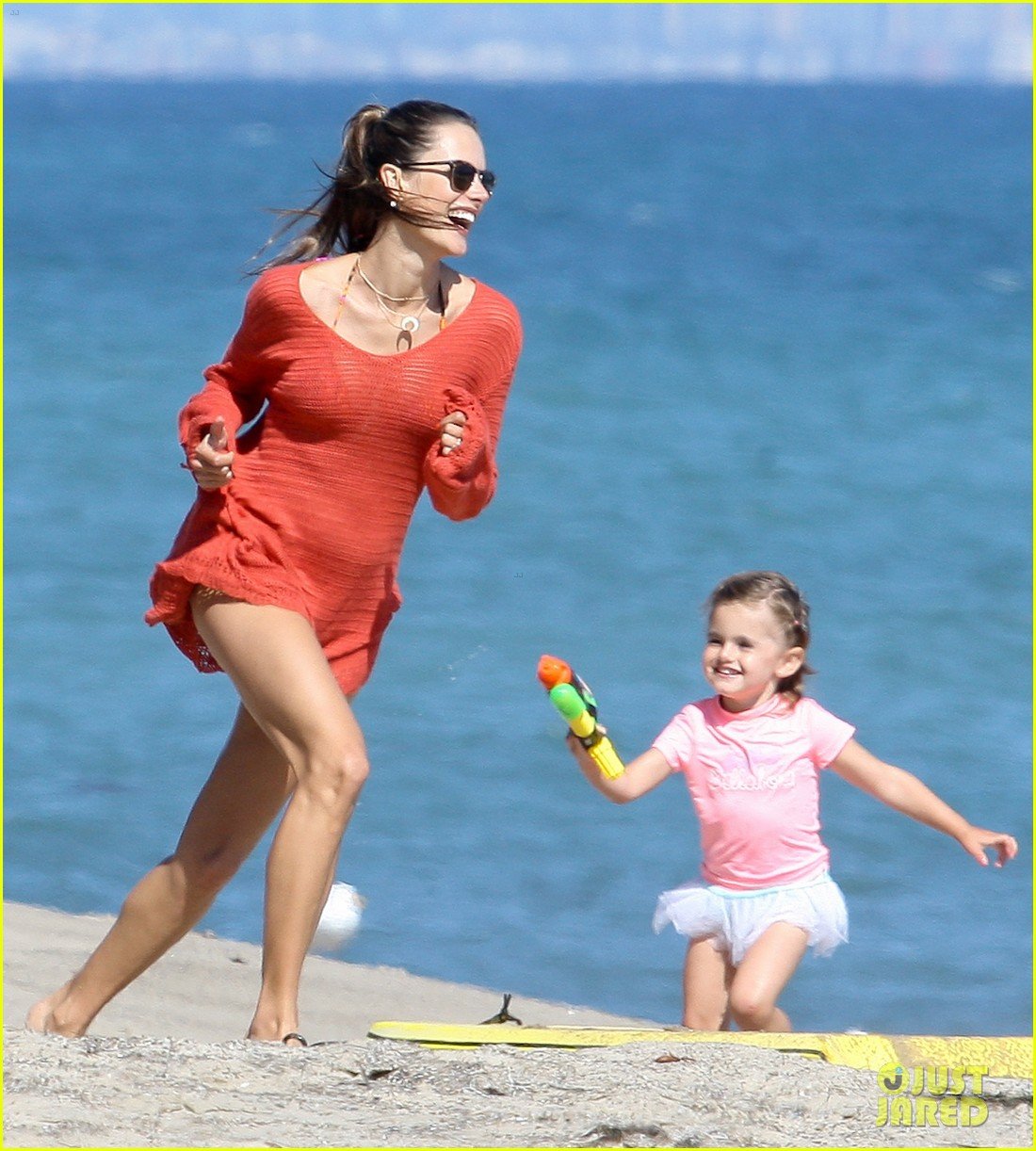 Alessandra Ambrosio & Anja's Day at the Beach! Photo 2684292