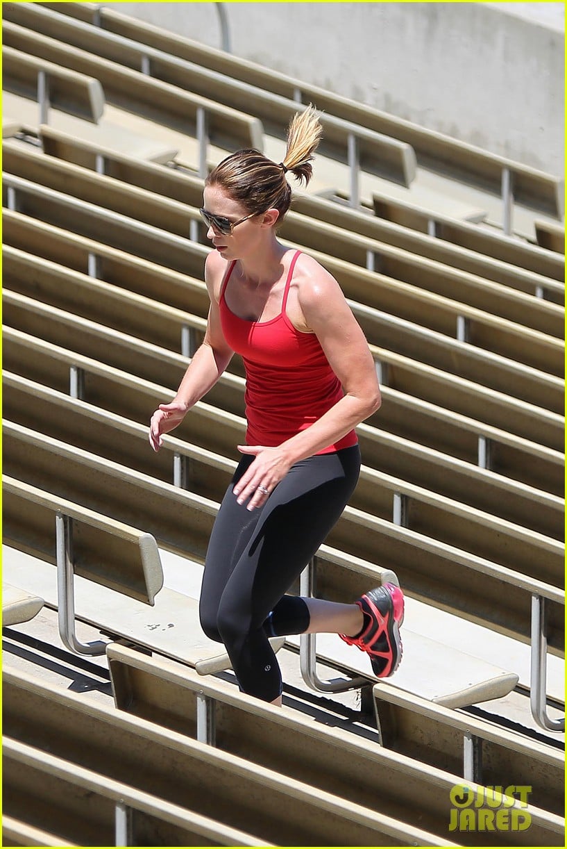 emily blunt workout 132687327