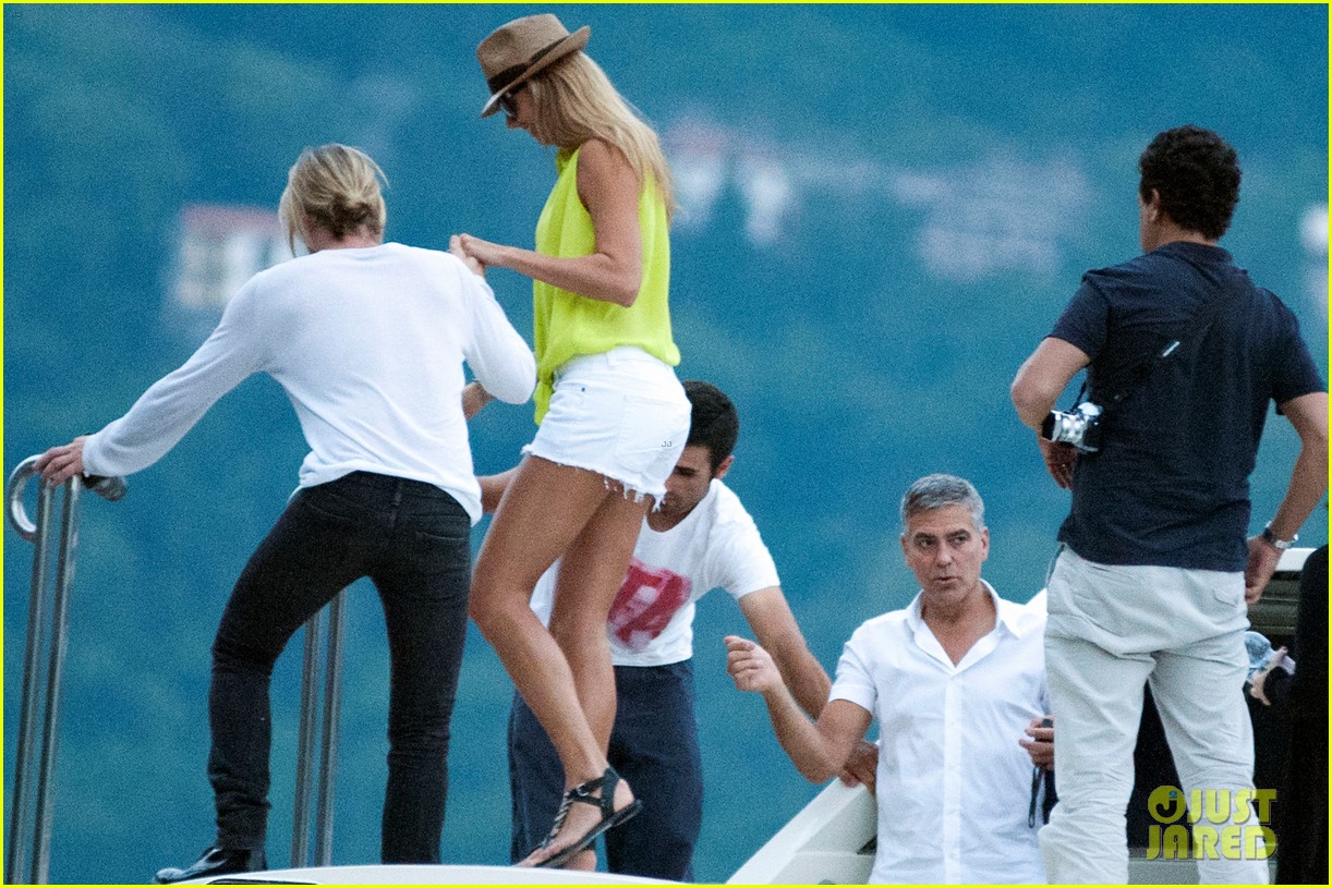 george clooney stacy keibler lake como with friends 052693566